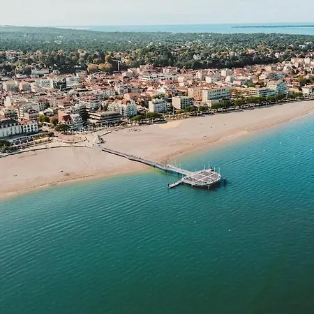 Spacieuse Au Pyla Avec Piscine Et Jardin Villa